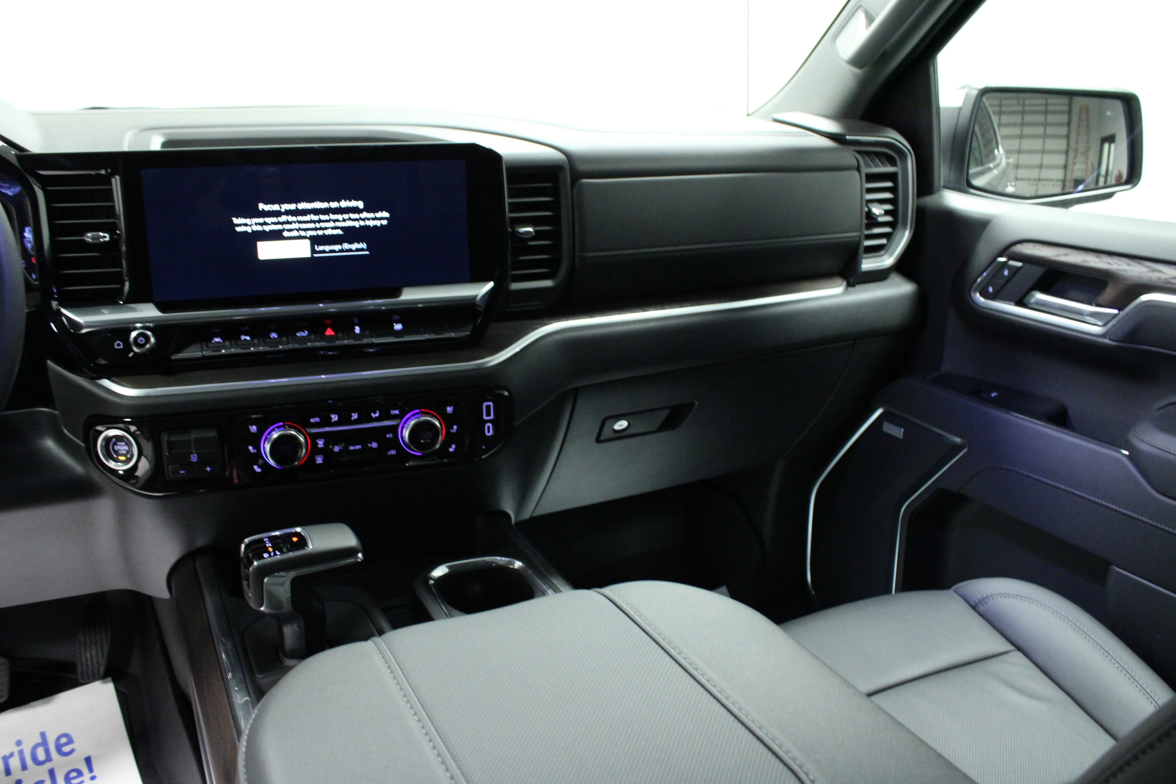 2026 GMC Sierra 1500 SLT - Photo 18