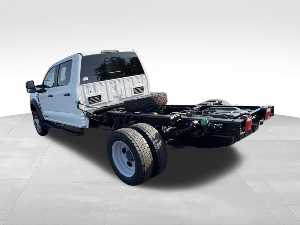 Used 2025 White Ford XL image 7