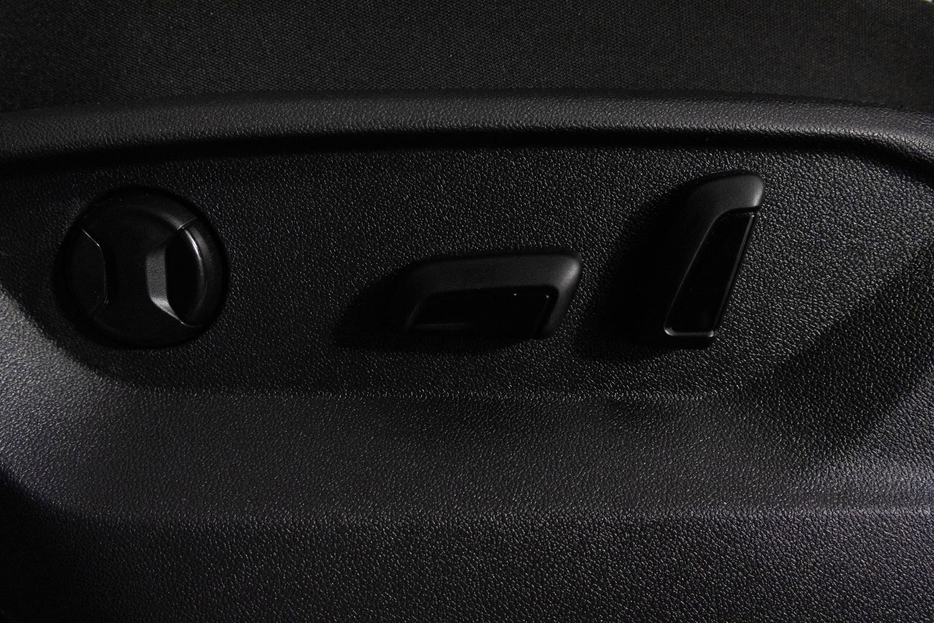 2025 VOLKSWAGEN ATLAS CROSS SPORT - Image 18