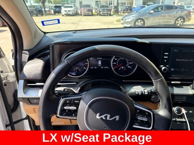 Used 2023 White Kia LX Seat Package image 16