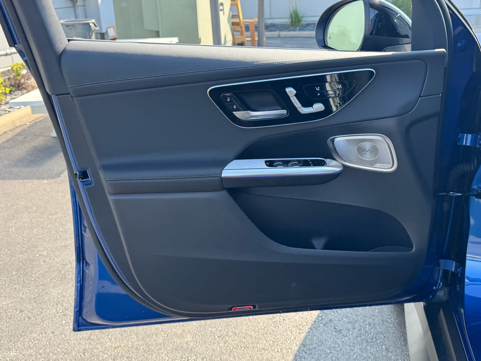 New 2027 Starling Blue Metallic Mercedes-Benz GLC 300 image 16