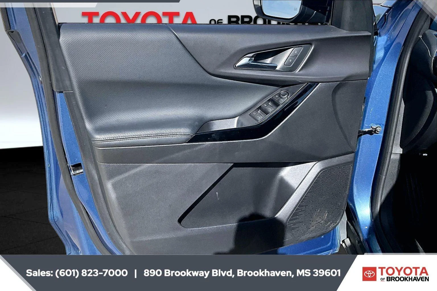 Used 2026 Lakeshore Blue Metallic Chevrolet AWD LT image 17