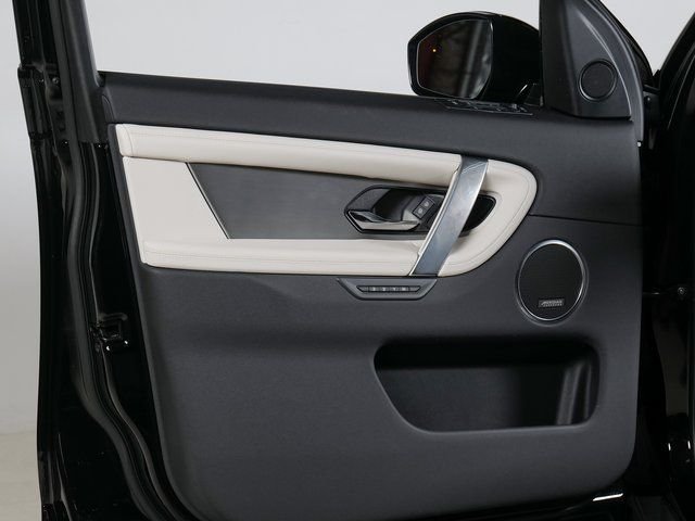 New 2026 Santorini Black Land Rover Landmark image 25