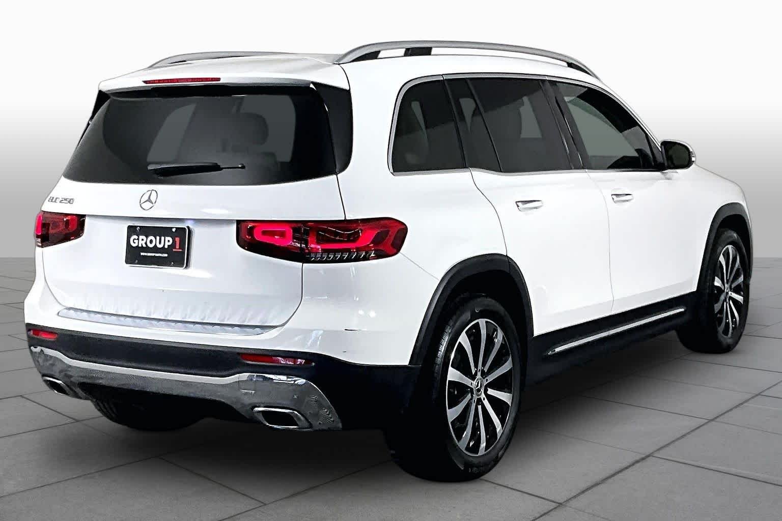 Used 2022 Polar White Mercedes-Benz GLB 250 image 12