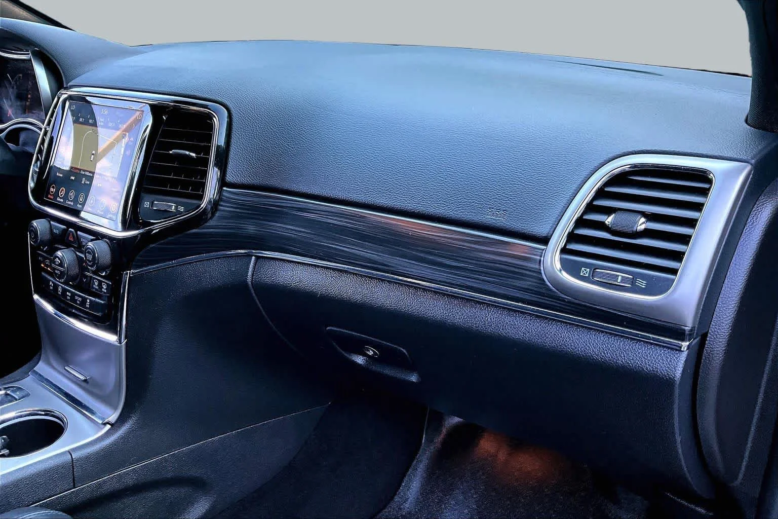 Used 2021 Slate Blue Pearlcoat Jeep Limited image 18