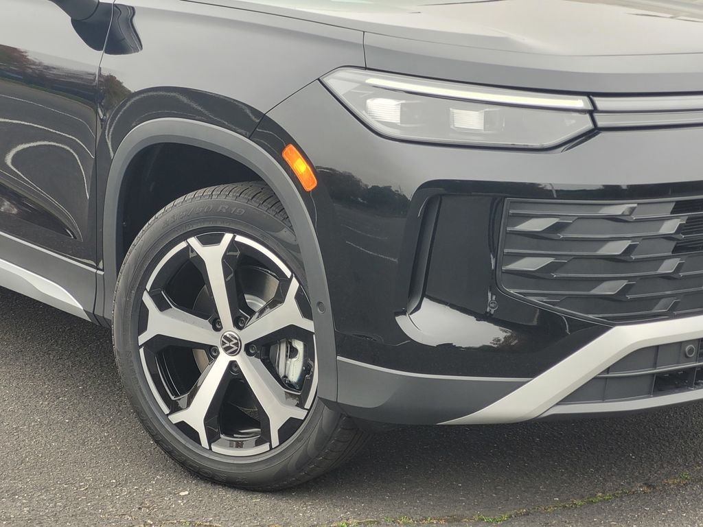 New 2026 Black Volkswagen 2.0T SE image 3