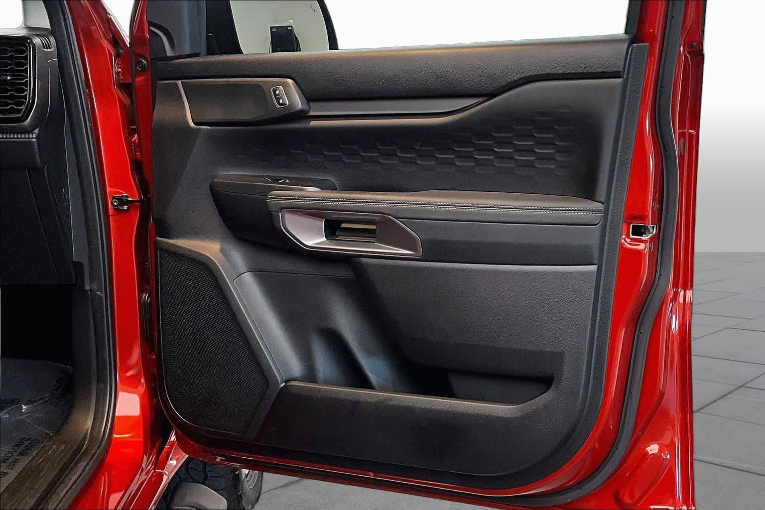 Used 2024 Hot Pepper Red Tinted Clearcoat Ford XLT image 23