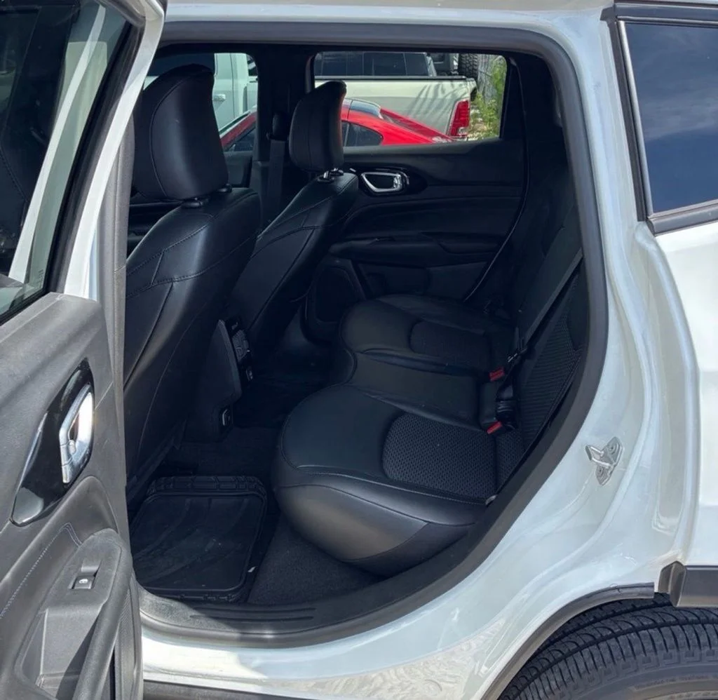 Used 2026 White Jeep Latitude image 8