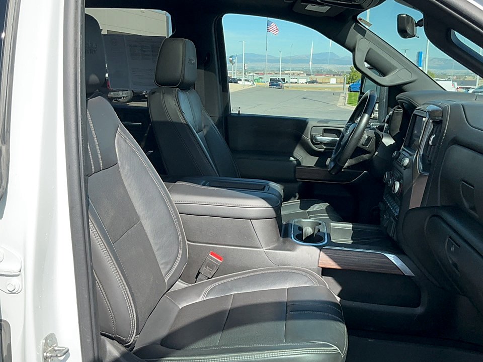 Used 2022 Summit White Chevrolet 4WD Crew Cab Long Bed High Country image 12