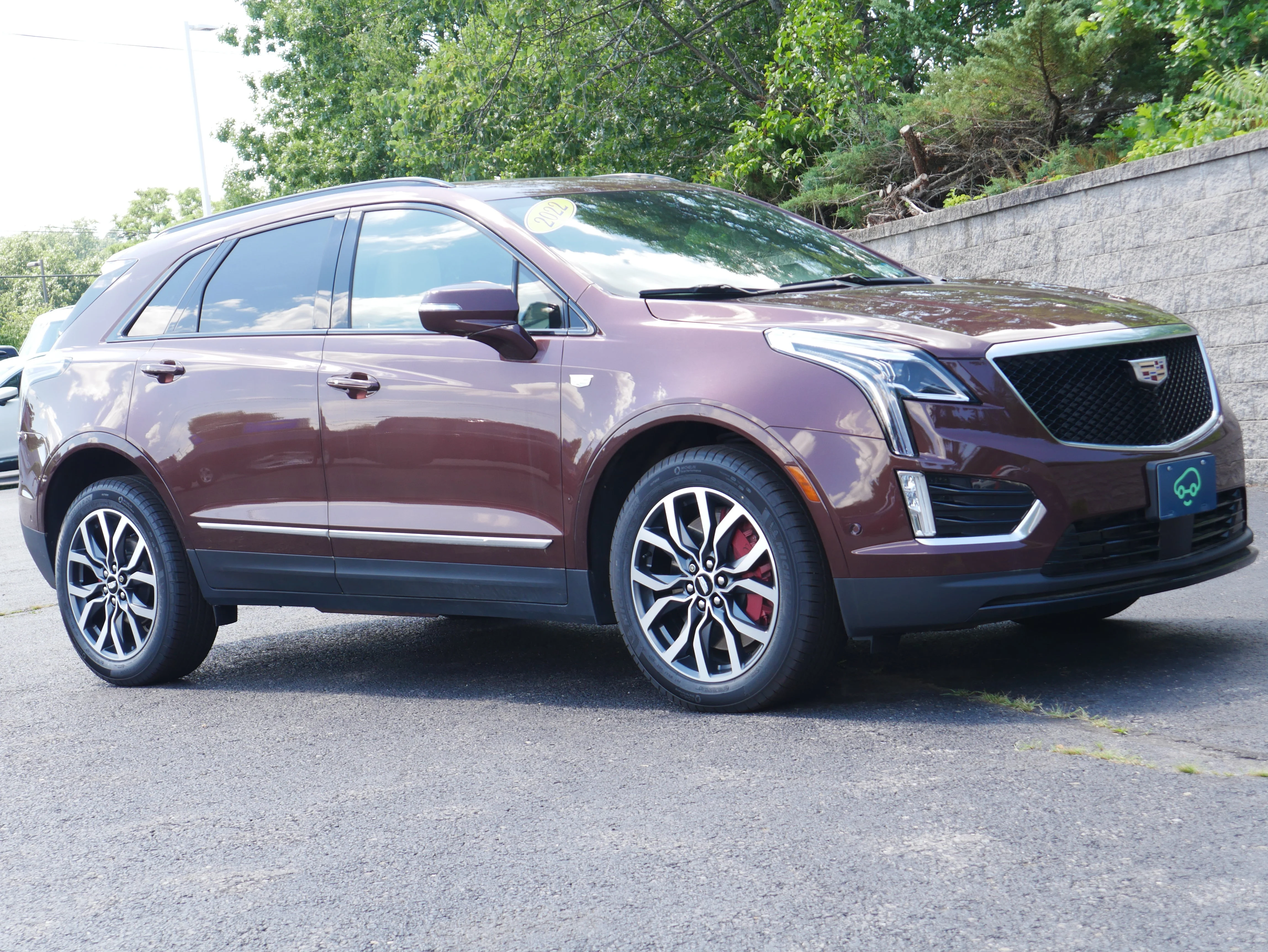 Used 2022 Rosewood Metallic Cadillac Sport image 9