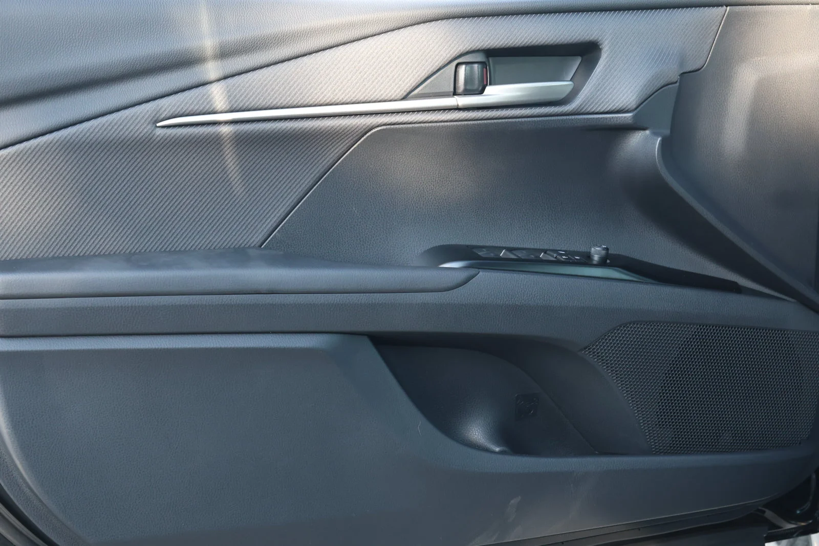New 2026 Midnight Black Metallic Toyota SE image 25