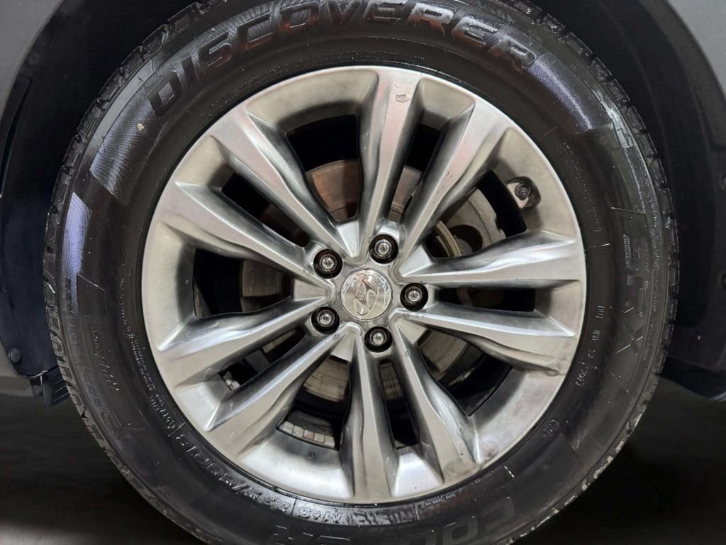 Used 2018 Black Hyundai 2.0T image 24