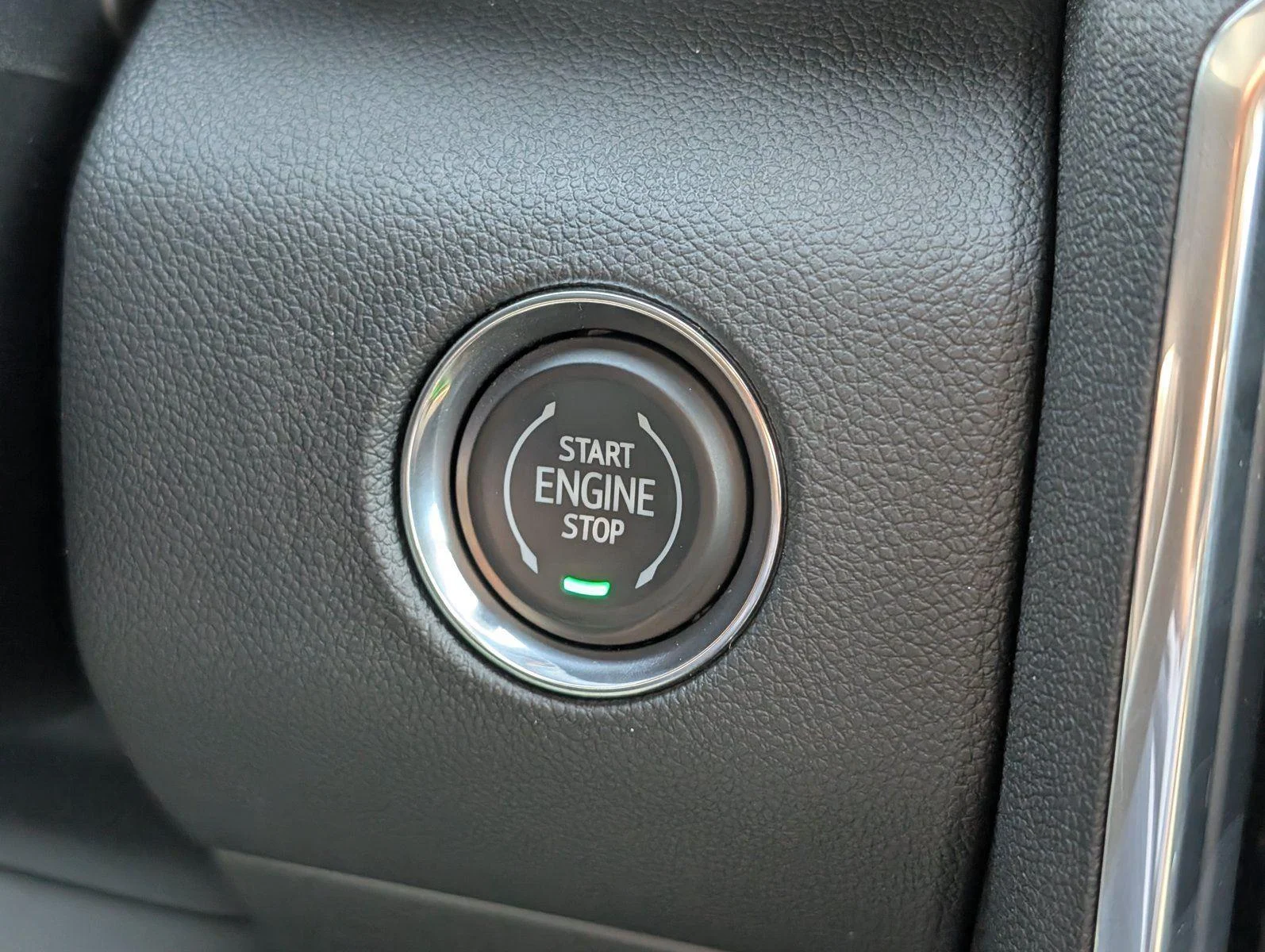 New 2026 Sterling Metallic GMC Elevation image 25