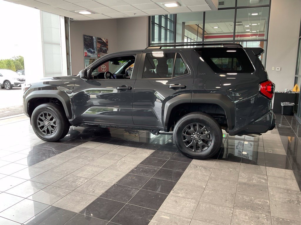 Certified Used 2025  Toyota SR5 image 4