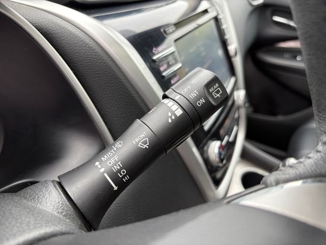 Used 2015 Orange Nissan SL image 29