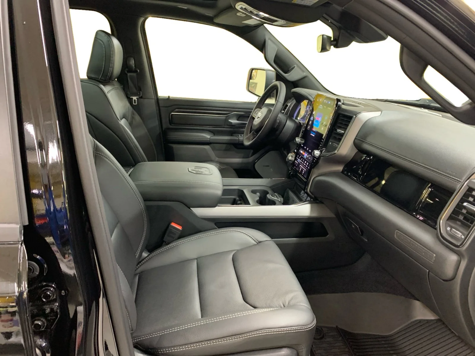 New 2026 Diamond Black Crystal Pearl Ram Sport image 17