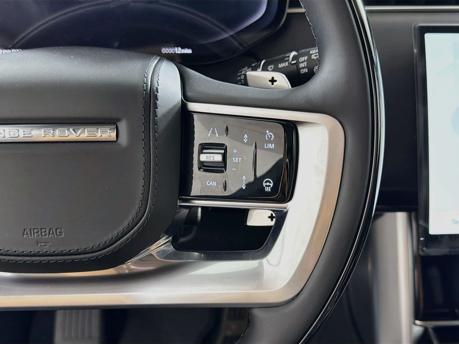 New 2026 Santorini Black Land Rover SE image 13