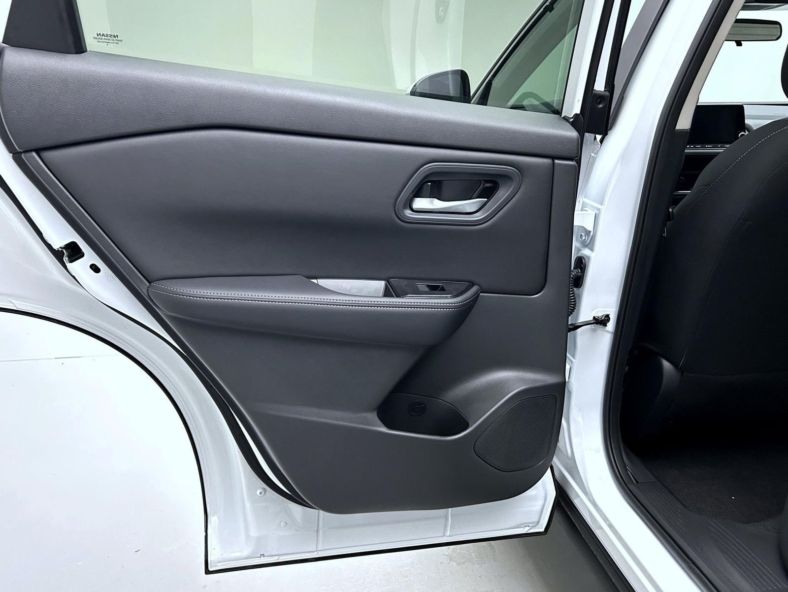 New 2026 Everest White Pearl TriCoat Nissan SV image 20