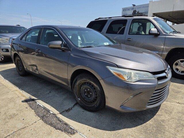 Used 2016 Predawn Gray Mica Toyota LE image 3