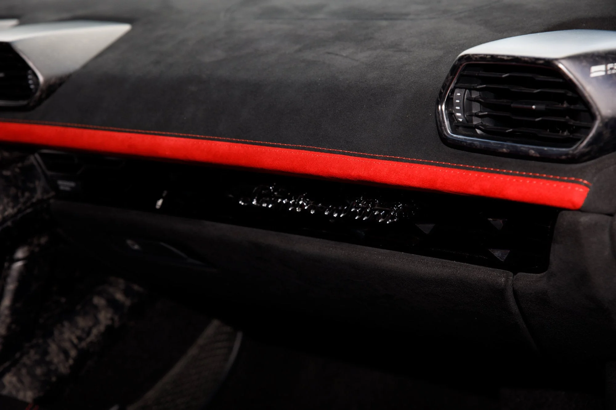 Used 2018  Lamborghini Performante image 38