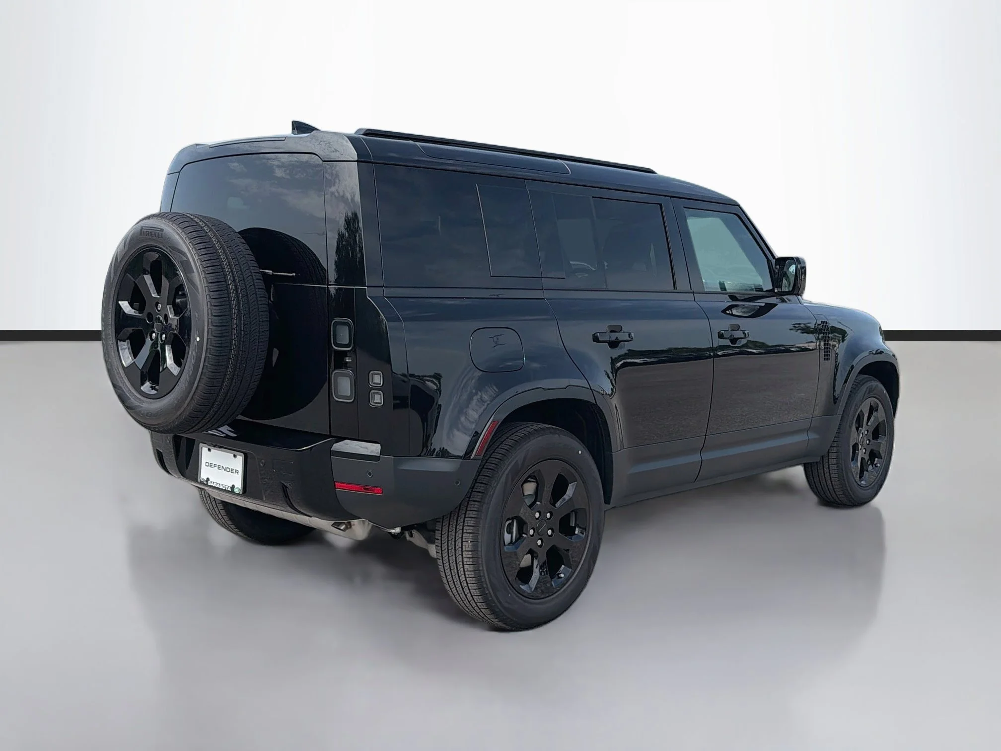New 2026 Santorini Black Land Rover S image 5