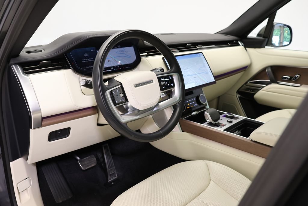 Used 2023 Carpathian Gray Premium Metallic Land Rover SE image 28