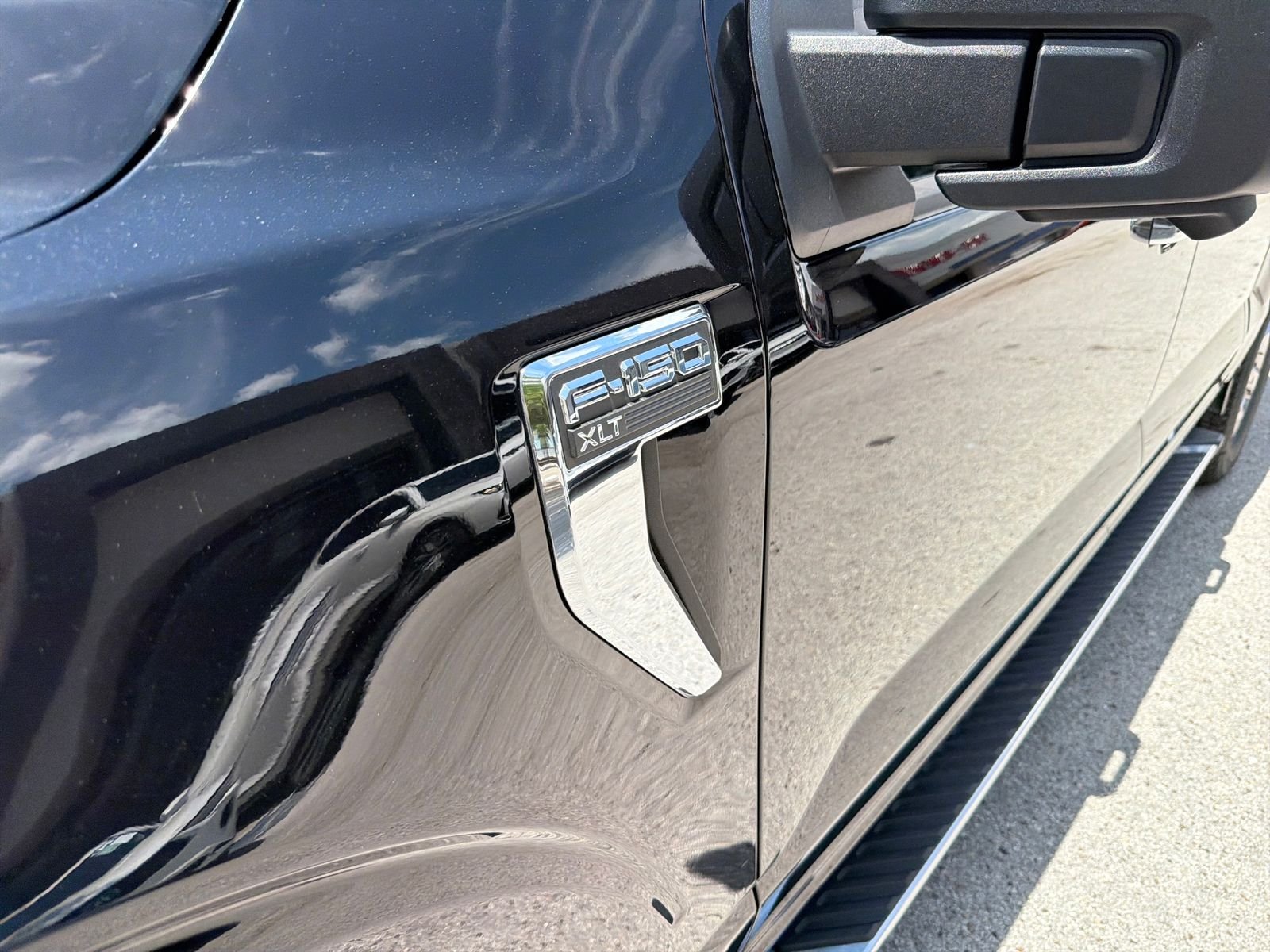 Used 2023 Black Ford XLT image 12