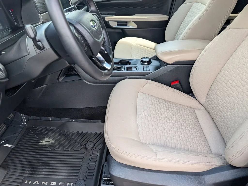 Used 2025 Gray Ford XLT image 9