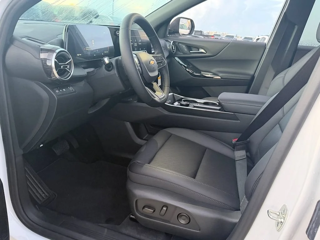 New 2027 Summit White Chevrolet LT image 8