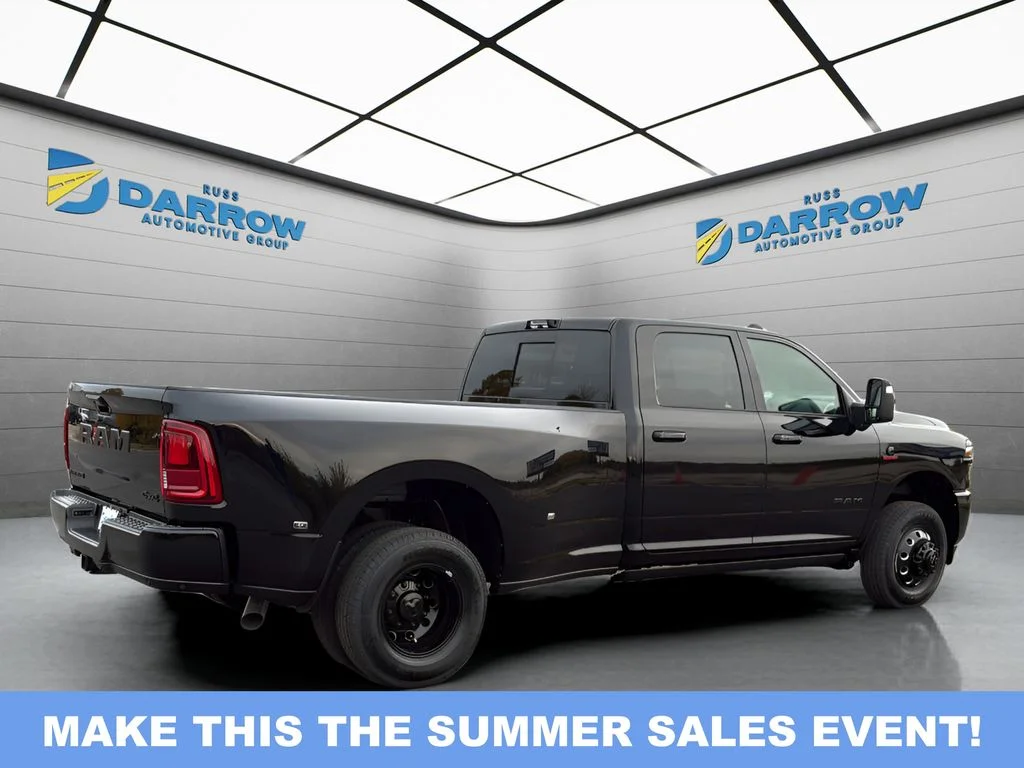 New 2026 Diamond Black Crystal Pearl-Coat Exterior Paint RAM Laramie image 5