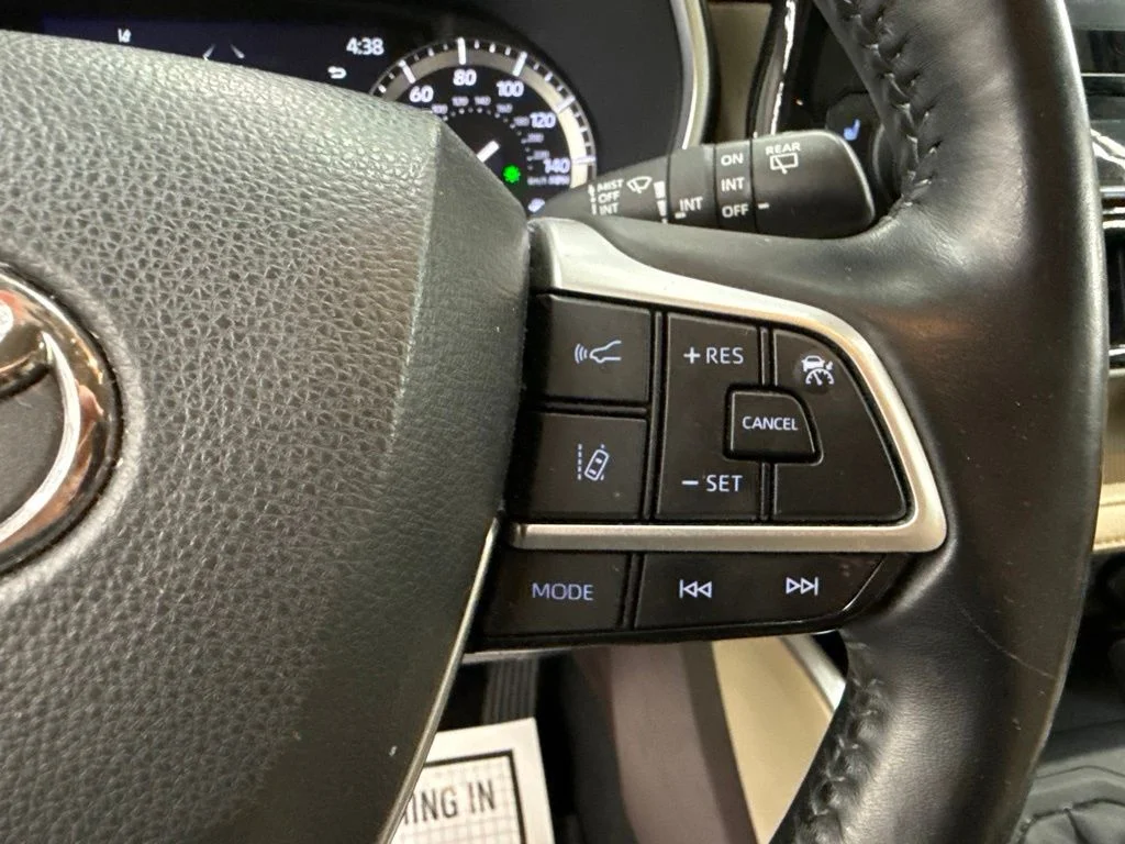 Used 2022 Beige Toyota XLE image 31