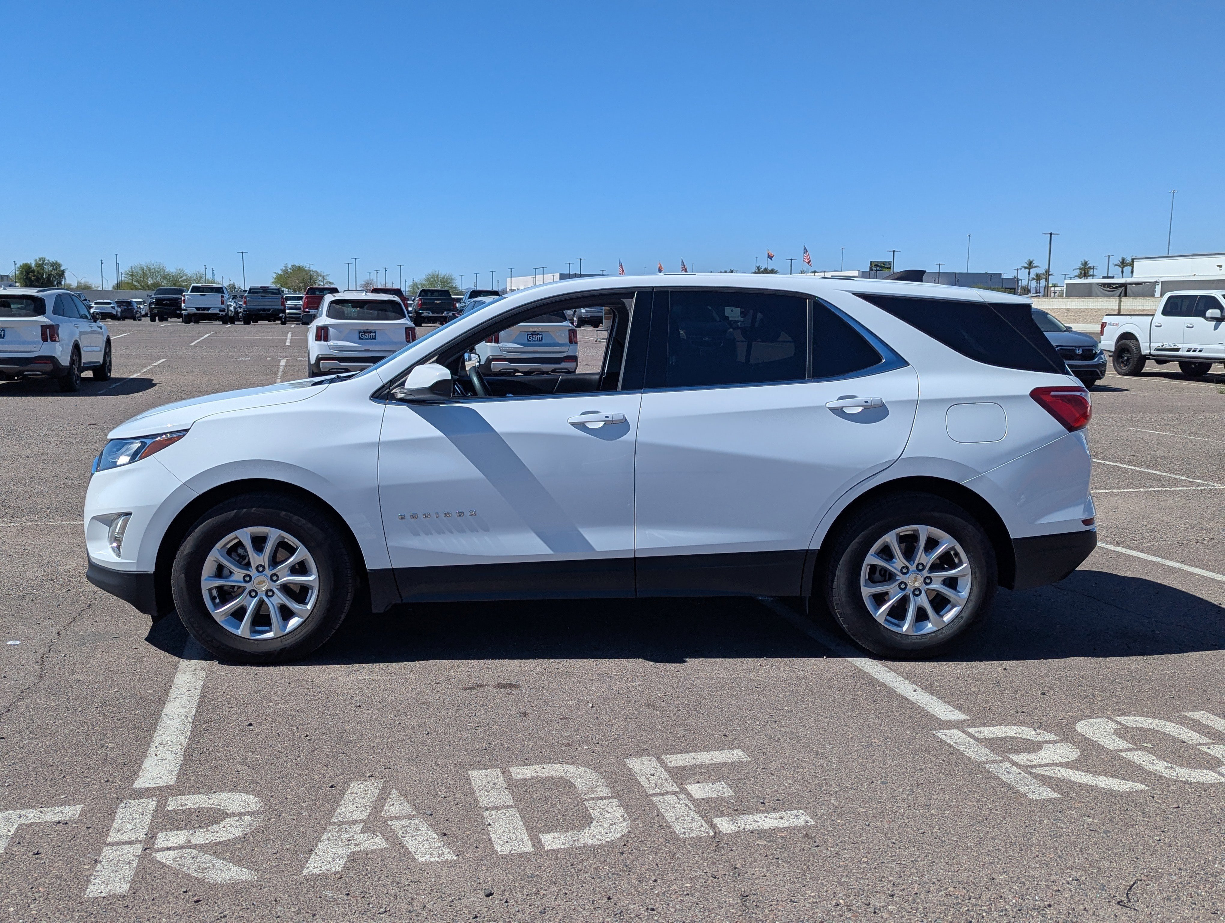 Used 2019 Chevrolet Equinox LT with VIN 2GNAXKEV8K6121926 for sale in Avondale, AZ