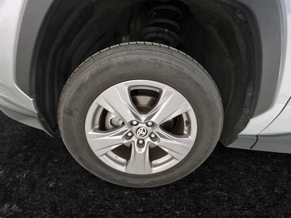 Used 2024 Silver Toyota XLE image 27