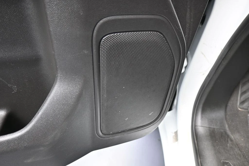Used 2022 Summit White Chevrolet Custom image 14