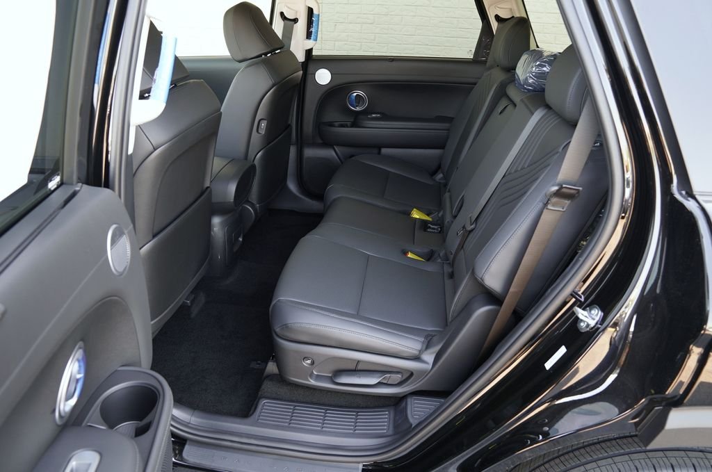 New 2026 Abyss Black Pearl Hyundai SEL image 43