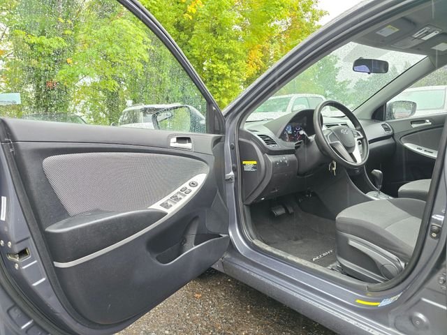 2012 Hyundai Accent GS - Photo 19