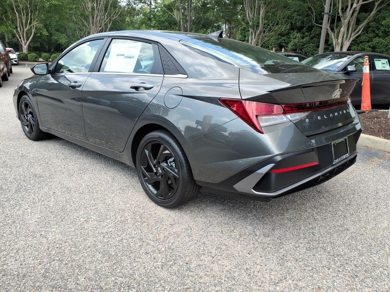 New 2026 Amazon Gray Hyundai SEL Sport image 7