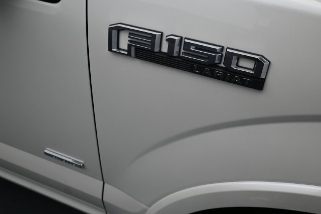 Used 2017 White Platinum Clearcoat Metallic Ford Lariat image 32
