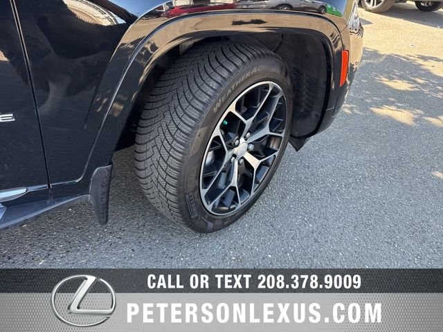 Used 2022 Black Jeep Summit Reserve image 11