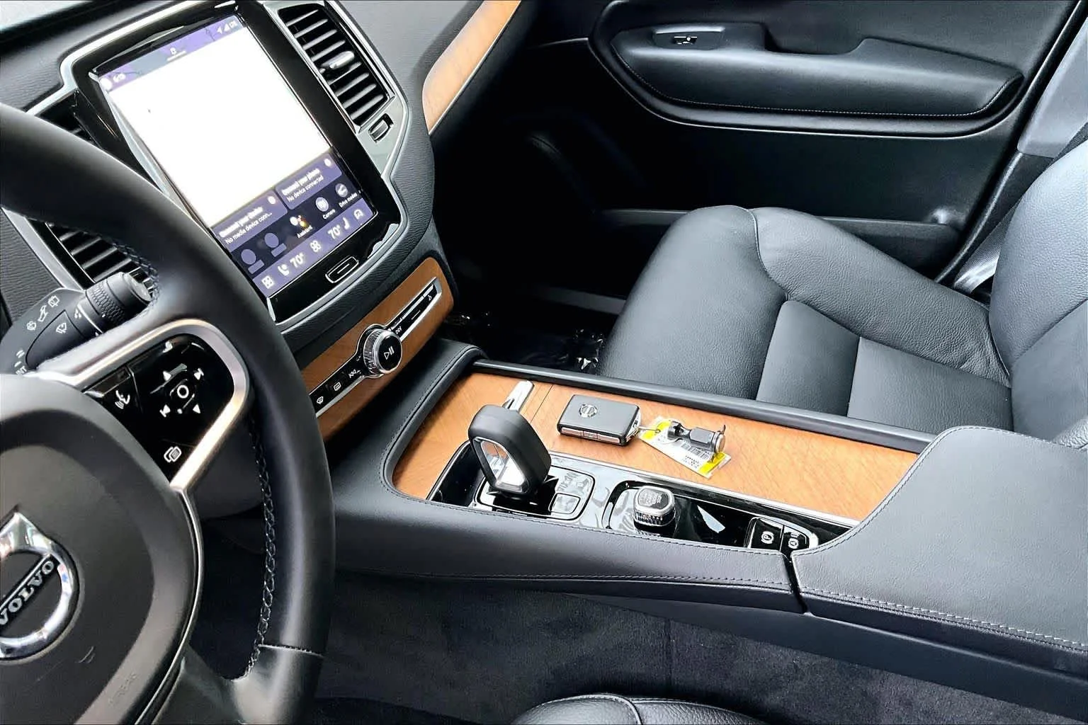 Certified Used 2023 Crystal White Volvo Plus image 17