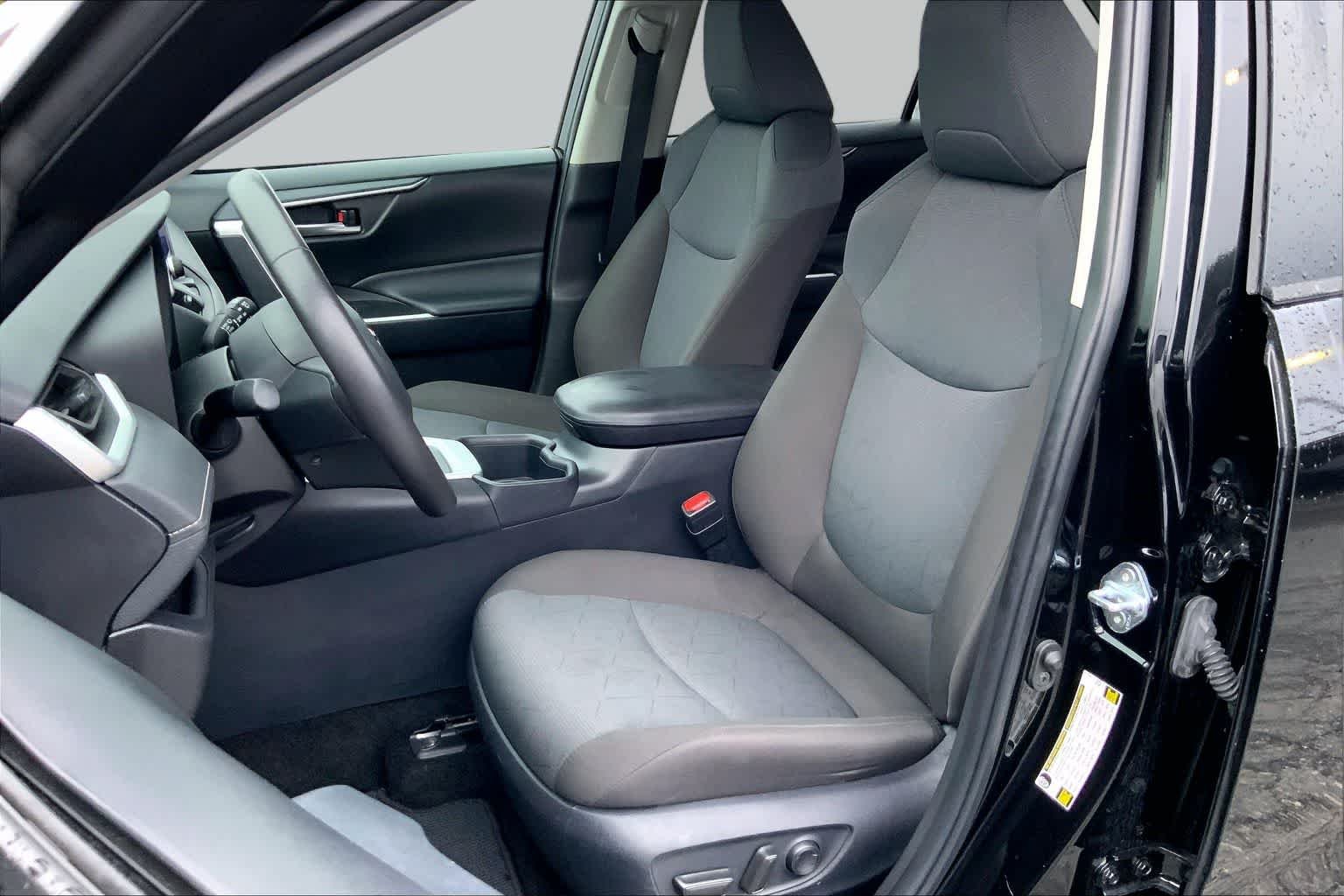 Used 2025 Midnight Black Metallic Toyota XLE image 8