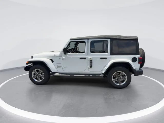 Used 2021 White Jeep Unlimited Sahara image 5