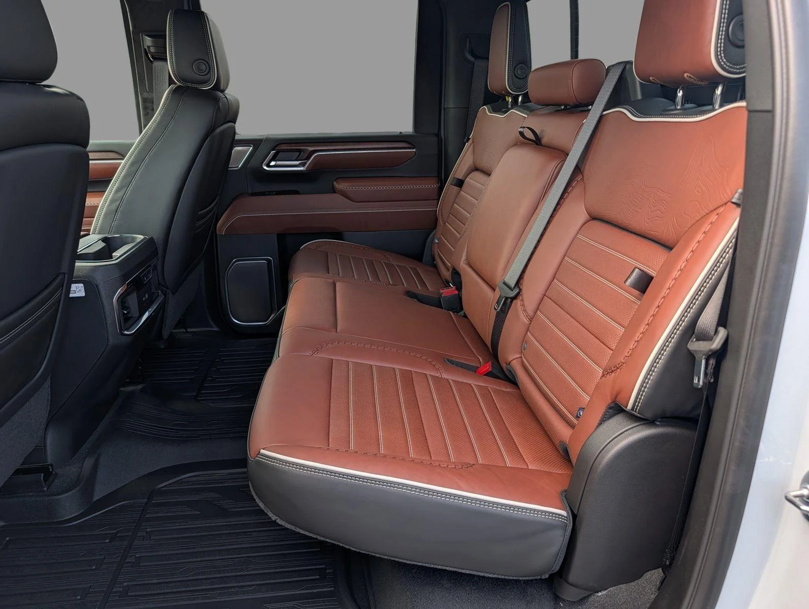New 2026 Glacier White Tricoat GMC Denali Ultimate image 34