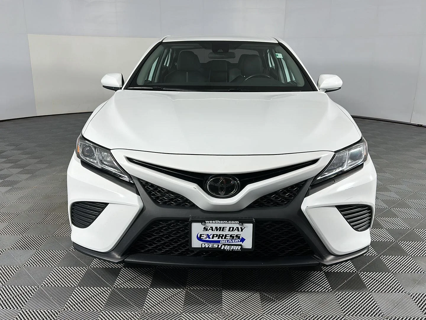Used 2020 Super White Toyota SE image 2