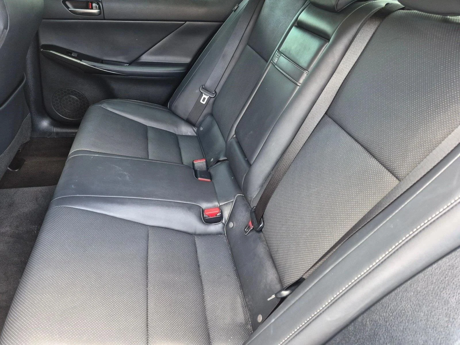 Used 2023 Eminent White Pearl Lexus IS 300 image 17