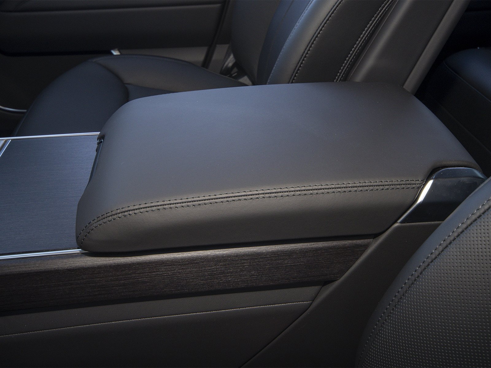 New 2026 Carpathian Grey Land Rover SE image 32