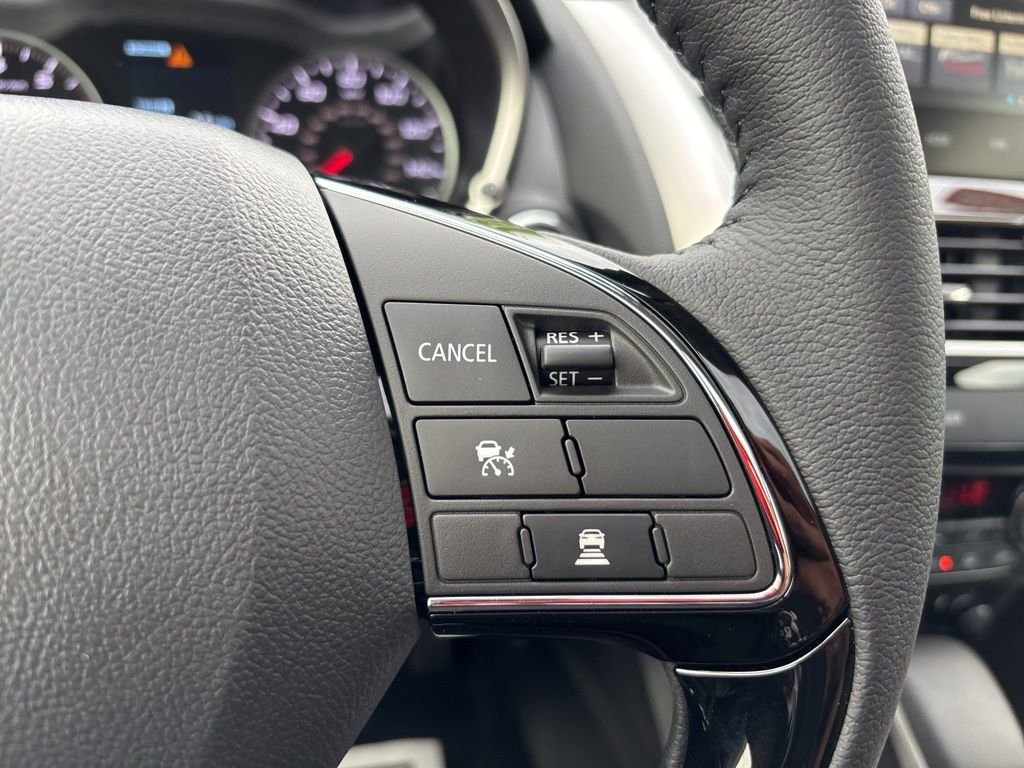 Used 2024 Red Mitsubishi SE image 21