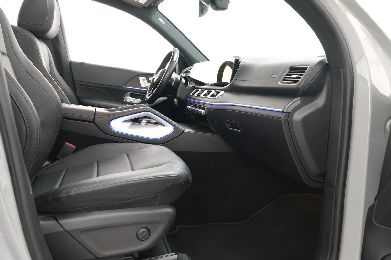 Used 2024 White Mercedes-Benz GLE 450 image 46