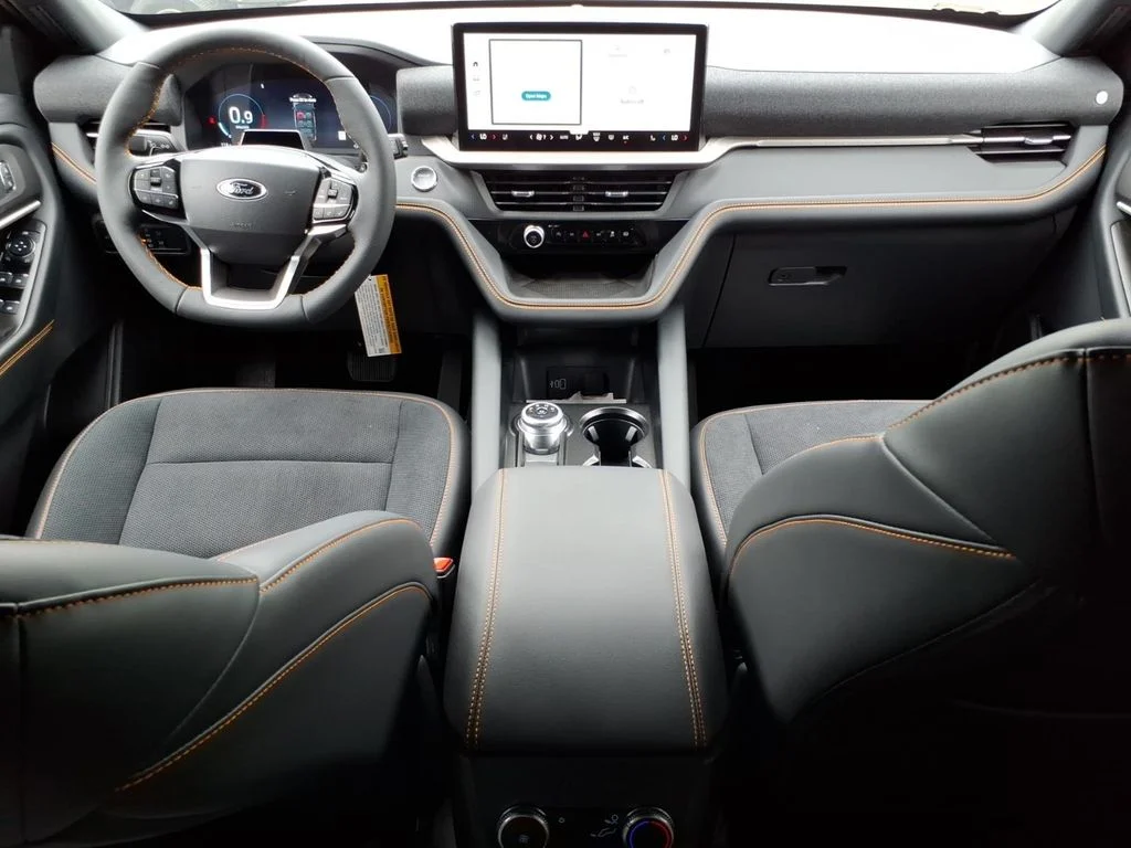 New 2026 Carbonized Gray Metallic Ford Tremor® image 10