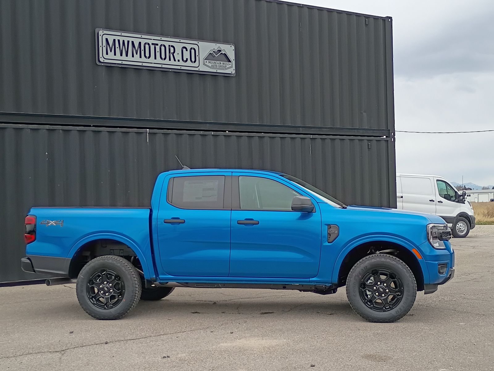 View vehicle photo 6